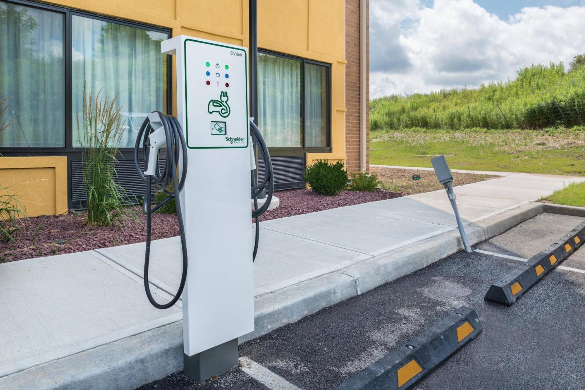 Towneplace Suites By Marriott New Hartford Εξωτερικό φωτογραφία