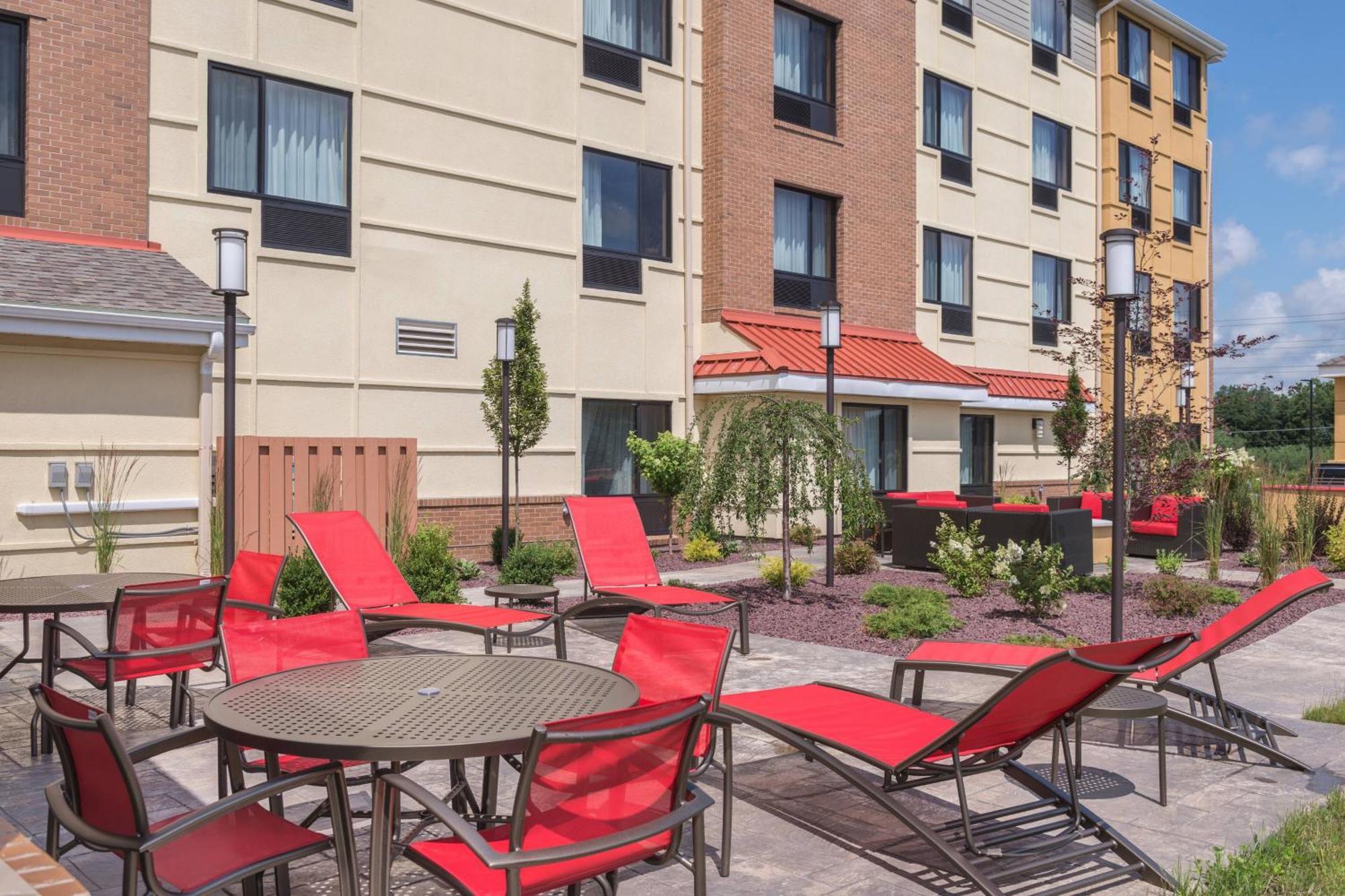 Towneplace Suites By Marriott New Hartford Εξωτερικό φωτογραφία